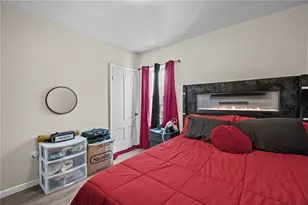 35 Laurel St, Pawtucket, RI 02860 - Photo 8