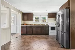 281 Richardson Rd, Coventry, RI 02816 - Photo 6