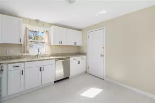 620 Dry Bridge Rd, North Kingstown, RI 02852 - Photo 4