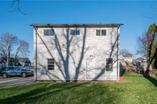 109 Haskins Ave, Tiverton, RI 02878 - Photo 2