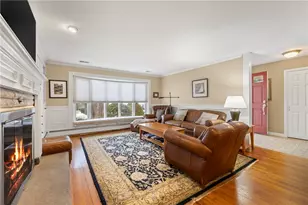 214 Meshanticut Valley Pkwy, Cranston, RI 02920 - Photo 4