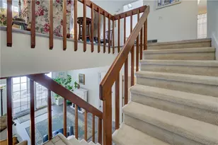 11 Elm Dr, North Kingstown, RI 02852 - Photo 2