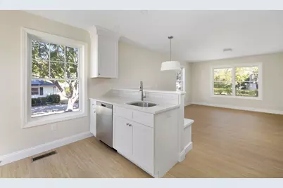 79 Pinehurst Avenue, Warwick, RI 02889 - Photo 8