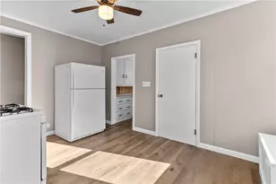 647 Pleasant Valley Pkwy, Providence, RI 02908 - Photo 18