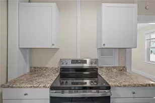 14 Pearl St, East Greenwich, RI 02818 - Photo 12