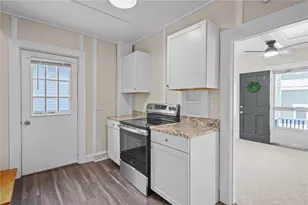 14 Pearl St, East Greenwich, RI 02818 - Photo 10