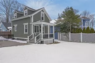 14 Pearl St, East Greenwich, RI 02818 - Photo 1
