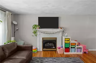 29 Buchanan St, Johnston, RI 02919 - Photo 6