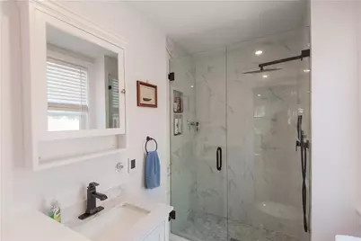 131 Broadway #2, Newport, RI 02840 - Photo 12