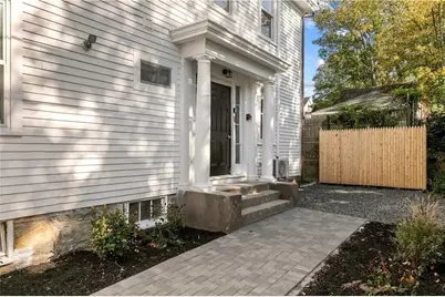 131 Broadway #2, Newport, RI 02840 - Photo 2