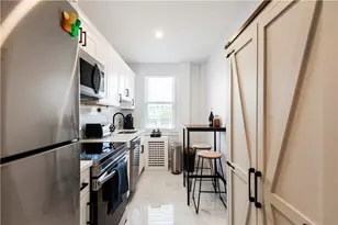 131 Broadway, Newport, RI 02840 - Photo 14