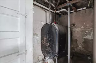 79 Bellevue Ave, Warwick, RI 02888 - Photo 24