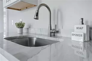 79 Bellevue Ave, Warwick, RI 02888 - Photo 4