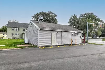 1635 Grand Army Of The Republic Highway, Swansea, MA 02777 - Photo 16
