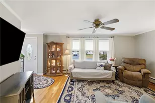 19 Beatrice Ave, Warwick, RI 02889 - Photo 4
