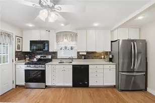 19 Beatrice Ave, Warwick, RI 02889 - Photo 6