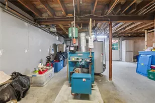 19 Beatrice Ave, Warwick, RI 02889 - Photo 18