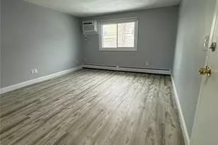 9 Melton St, Pawtucket, RI 02860 - Photo 4