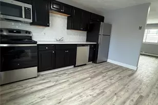 9 Melton St, Pawtucket, RI 02860 - Photo 2