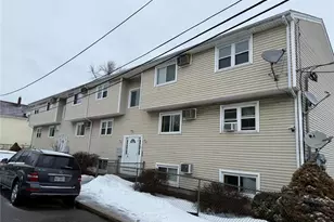 9 Melton St, Pawtucket, RI 02860 - Photo 14