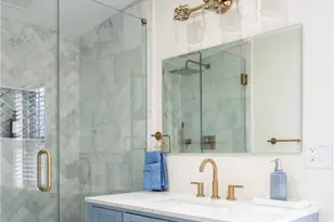 7 Dearborn St, Newport, RI 02840 - Photo 4