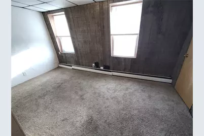 672 Providence Street, West Warwick, RI 02893 - Photo 4