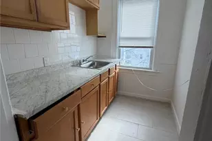 116 Lenox Ave, Providence, RI 02907 - Photo 12