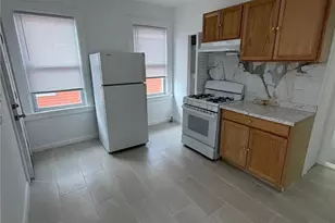 116 Lenox Ave, Providence, RI 02907 - Photo 8