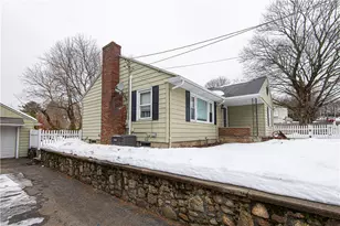 25 Weeks St, Cumberland, RI 02864 - Photo 2