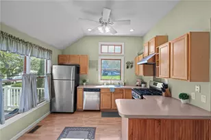 4 Read Ave, Warren, RI 02885 - Photo 8