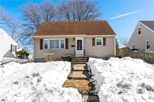 58 Swan St, East Providence, RI 02914 - Photo 2