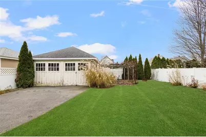 87 Grosvernor Street, East Providence, RI 02914 - Photo 2