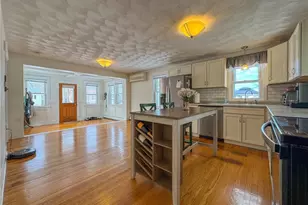 28 Burgess Dr, Warwick, RI 02886 - Photo 12