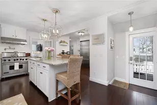 34 N Country Club Dr, Warwick, RI 02888 - Photo 6