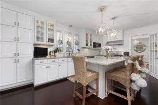 34 N Country Club Dr, Warwick, RI 02888 - Photo 4
