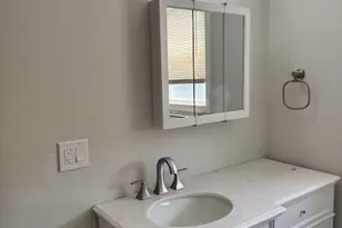 40 Bourne St, Bristol, RI 02809 - Photo 8