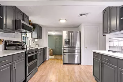 48 Rowe Avenue, Warwick, RI 02889 - Photo 12