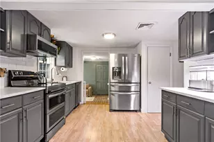 48 Rowe Ave, Warwick, RI 02889 - Photo 12