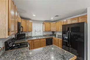 135 Seamans St, Providence, RI 02905 - Photo 16