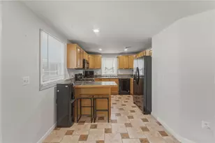 135 Seamans St, Providence, RI 02905 - Photo 12