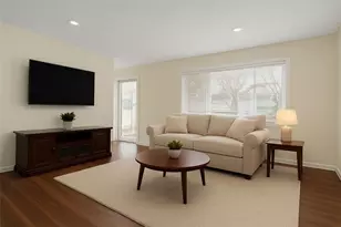 122 Edaville Ct, Warwick, RI 02886 - Photo 2