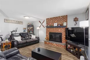 6 Governors Hill, West Warwick, RI 02893 - Photo 8