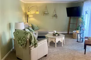 7 Wake Robin Rd, Lincoln, RI 02865 - Photo 4