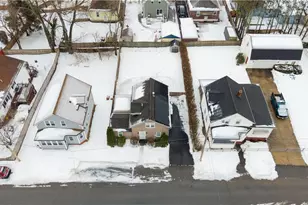 25 Vermont St, Johnston, RI 02919 - Photo 12