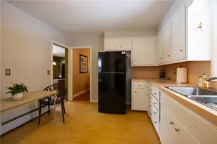 146 Edmond Dr, Warwick, RI 02886 - Photo 6