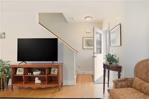 58 Seafare Ln, Portsmouth, RI 02871 - Photo 2