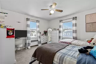 386 Mendon Ave, Pawtucket, RI 02861 - Photo 14