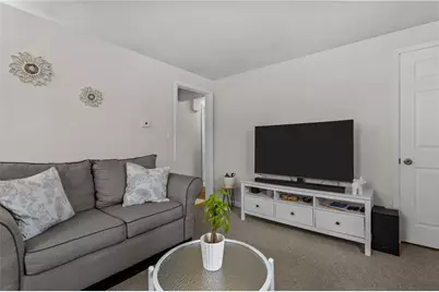 386 Mendon Avenue, Pawtucket, RI 02861 - Photo 12