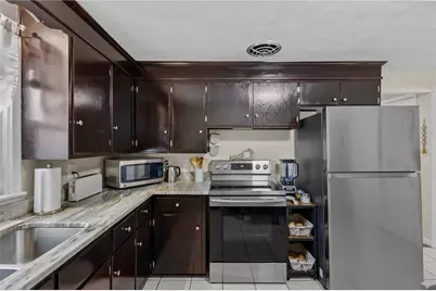 386 Mendon Avenue, Pawtucket, RI 02861 - Photo 36