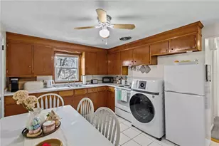 386 Mendon Ave, Pawtucket, RI 02861 - Photo 24